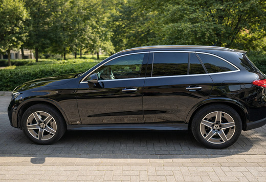 Mercedes-Benz Mercedes-Benz GLC 300e 4MATIC AMG Line