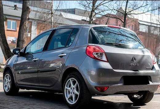 Renault Clio 1.2i 16v Authentique