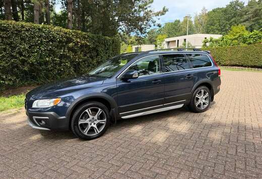 Volvo XC70 2.4 D4 Summum AHK Leder AWD