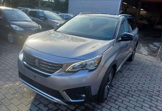 Peugeot PEUGEOT 5008 1.2I