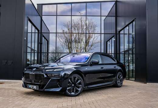 BMW xDrive60 - MSport - B&W - Theatre screen - Massag ...