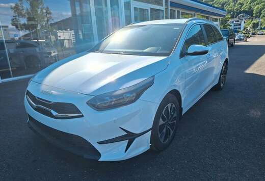 Kia Ceed SPORTWAGON 1.5 T-GDI\\Gold\\Navi*JETZT o.NIE