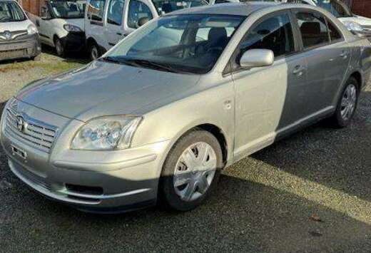 Toyota sedan_2005_ 2.0d_3900 euro