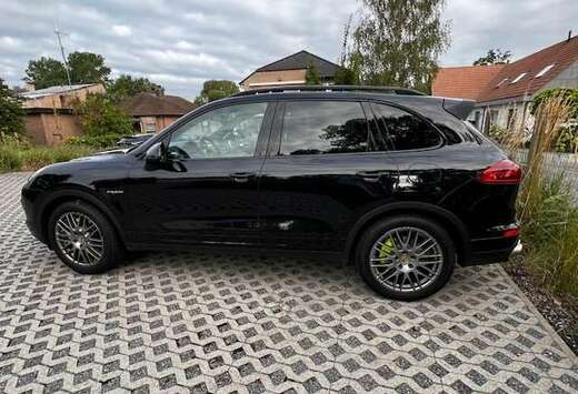 Porsche Cayenne S E-Hybrid Platinum Edition