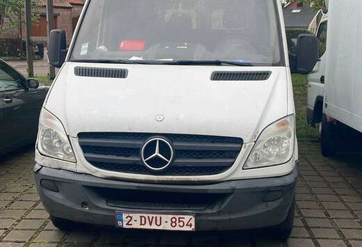 Mercedes-Benz 311 2.1 CDI A2H2