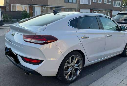 Hyundai i30 Fastback 1.4 T-GDi Shine