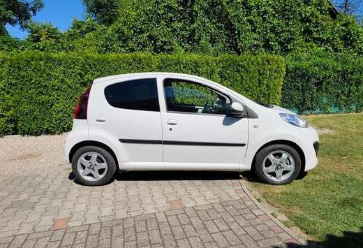 Peugeot 107 1.0i 12v Trendy 2Tronic