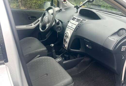 Toyota 1.3i VVT-i 16v Linea Sol MMT