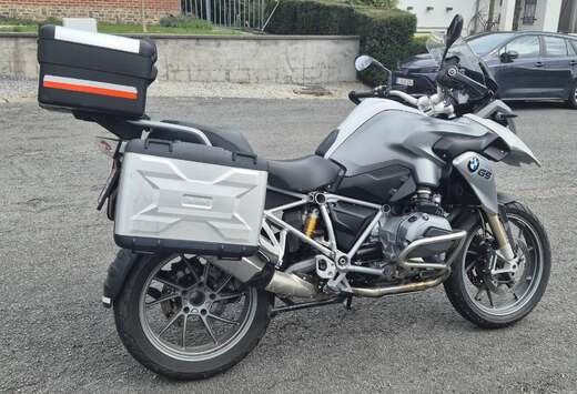 BMW gps, cruise control, poignée chauffante,  valise ...