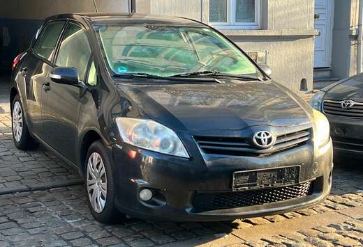 Toyota 1.4i VVT-i Linea Luna