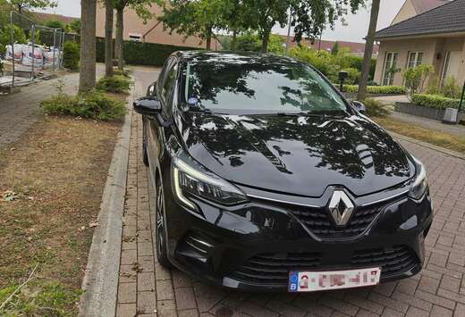 Renault Hybrid 1.6i E-TECH First