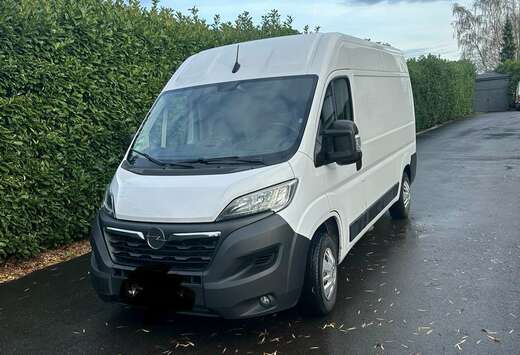 Opel 2.2 D L1H2 2WD VA Selection