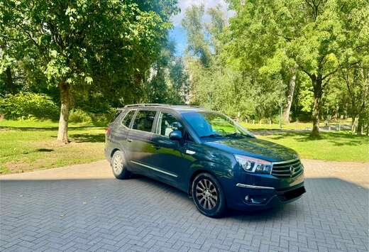 SsangYong Rodius 2.0 SV200e-XDi 2WD Quartz