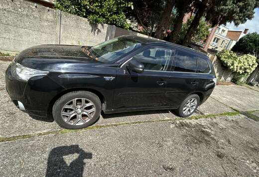 Mitsubishi 2.0 4WD Invite