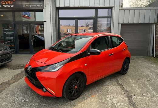 Toyota 1.0i-BOITE AUTO-CAMERA-GPS-JANTES + CARNET COM ...