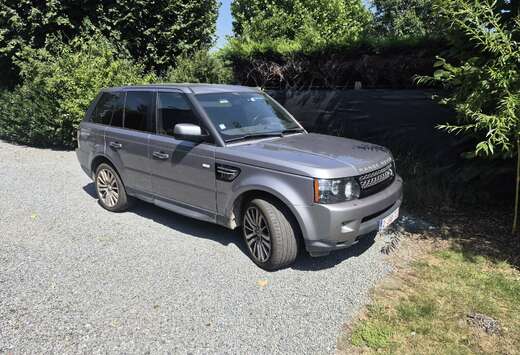 Land Rover 3.0 SdV6 Black Sports Edition