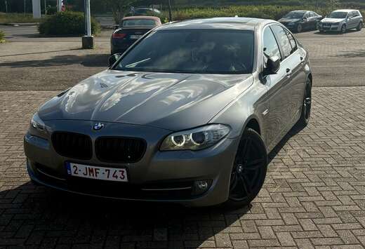 BMW 523i