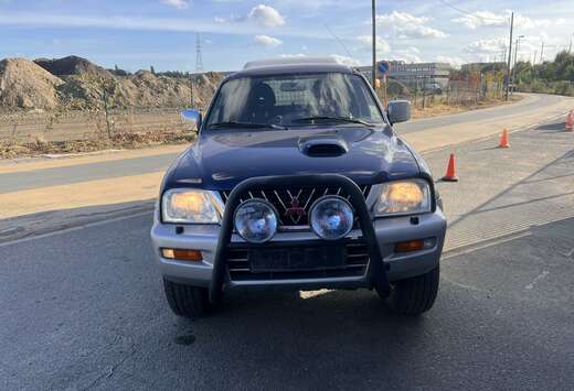 Mitsubishi 2.5 DOUBLE CAB UNIQUEMENT EXPORT