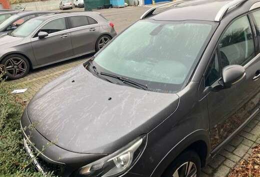 Peugeot 2008 1.2i PureTech Allure S