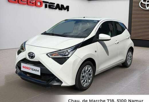 Toyota x-play2