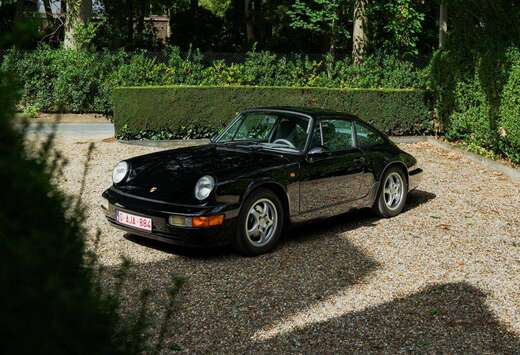 Porsche Carrera 4 coupe