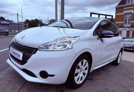 Peugeot 208 1.2i Allure