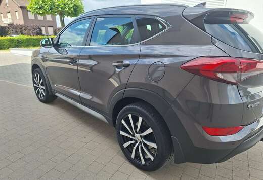 Hyundai Tucson blue 1.6 GDi 2WD Navi