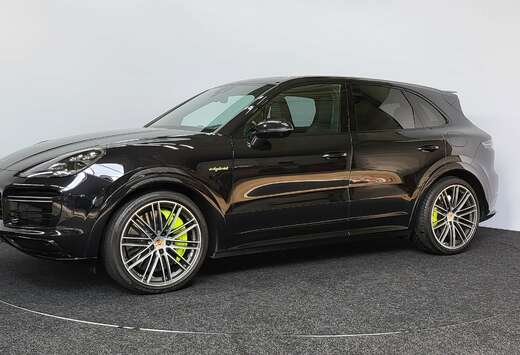 Porsche 4.0 Turbo S V8 PHEVFullACCPANOOH Boekje