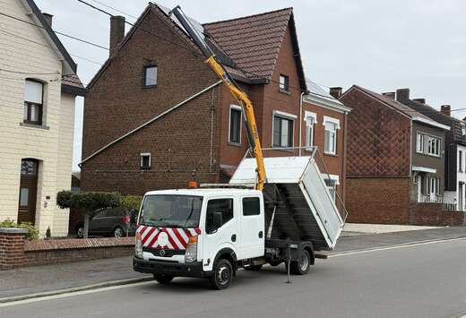 Nissan 35.15 Avec Grue pret a Immatriculer