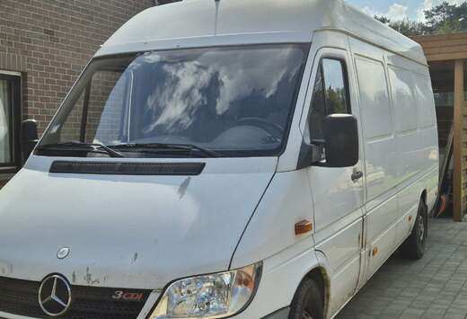 Mercedes-Benz 2.1 CDI B VTG