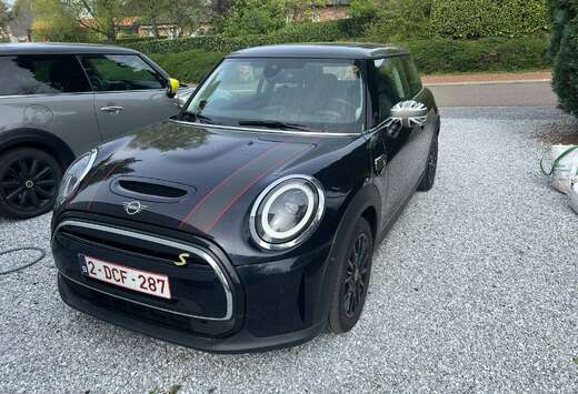 MINI Maxi XL EnigmaticBlack, Toit Ouvrant Pano, Harma ...