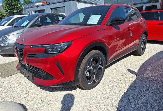 Alfa Romeo Junior 1.2 Hybrid Speciale 145 PK