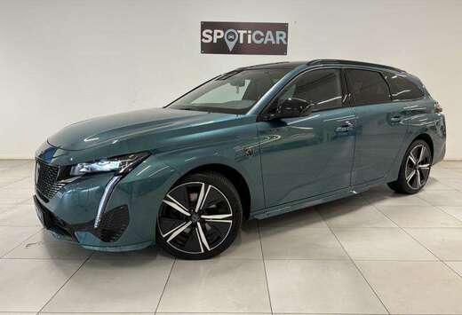 Peugeot GT - Toit Pano - Caméra - GPS