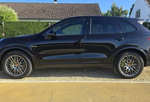 Porsche 3.0i V6 S Platinum Edition Tiptronic S E-HYBR ...