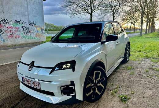 Renault E-R5 E-Tech 52 kWh Comfort Range Techno