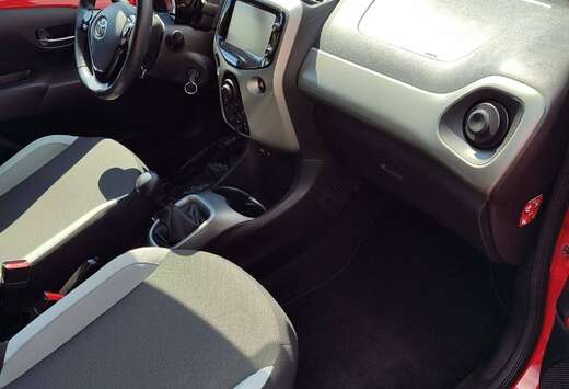 Toyota Aygo 1.0i VVT-i x-play and pack x-music