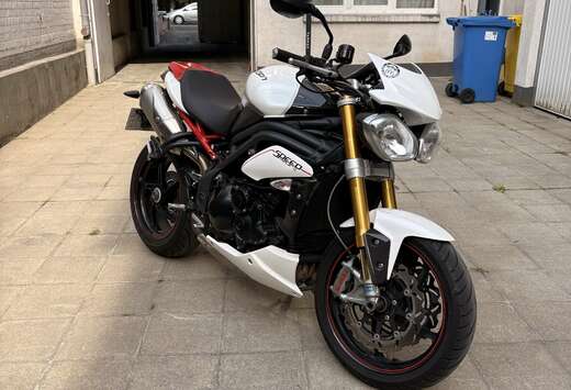 Triumph R