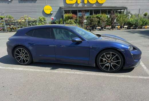 Porsche Taycan 93.4 kWh Taycan