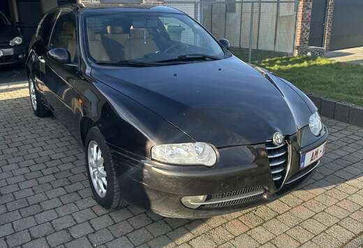 Alfa Romeo 1.6i 16v TS Distinctive