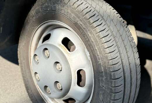 Iveco 35 C 13 / Meubelbak