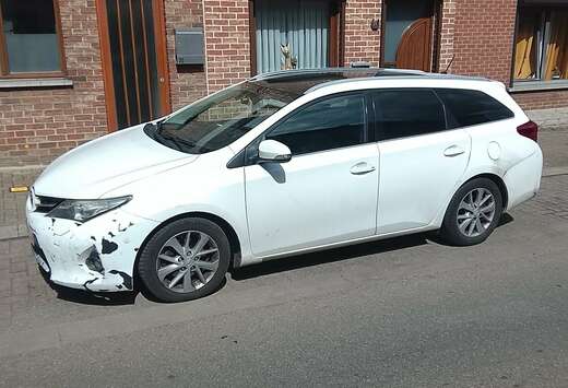 Toyota SW 2.0 D-4D Lounge