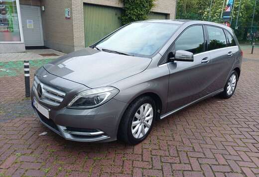 Mercedes-Benz B 180
