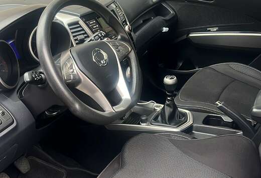 SsangYong 1.6i e-XGi 2WD Crystal