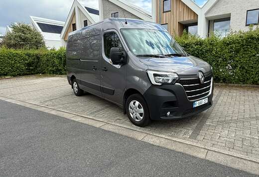Renault Master Met TREKHAAK  + camera- hoog en lang