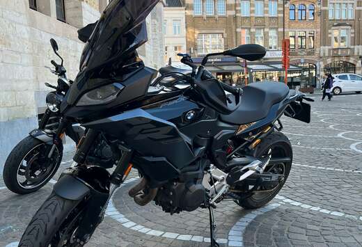 BMW Triple Black