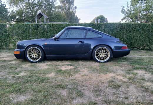 Porsche 911 Carrera 4