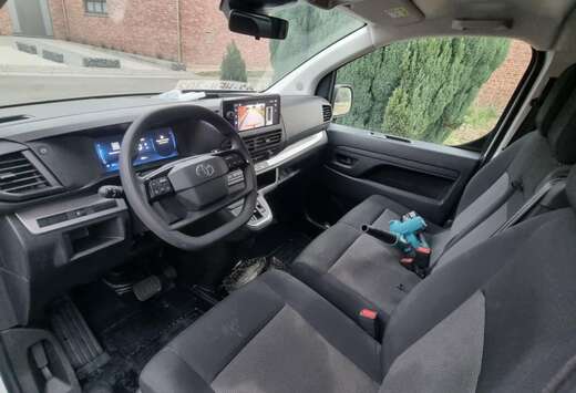 Toyota 2.0 D-4D Long Comfort (L2) S/S (EU6.3)