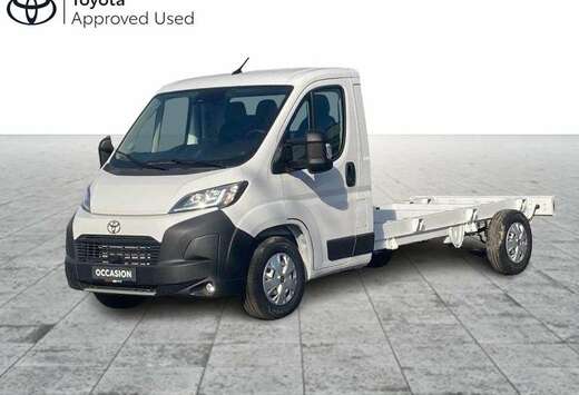 Toyota MAX CHASSIS L3H1 2.2L 180hp AT Comfor