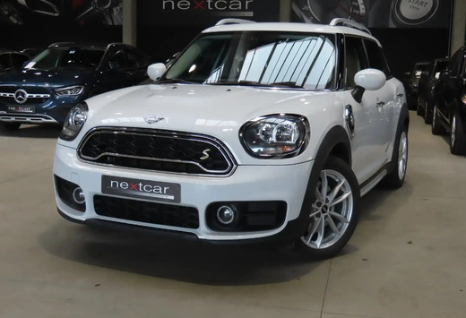 MINI ALL4 PlugIn NAVI PRO-VISUAL BOOST-CRUISE-PARKING