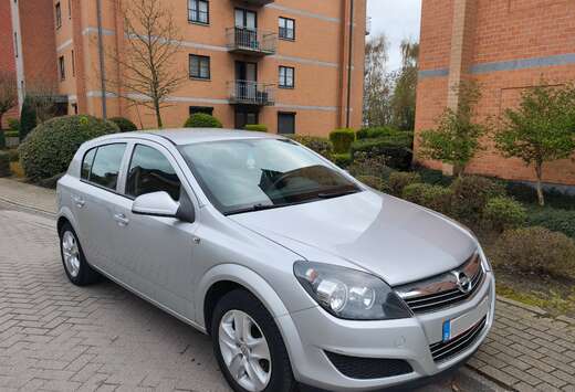 Opel Astra 1.6i Enjoy 150 Years
